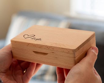 Jewellery Box - Personalised Small Jewellery Box With Heart - Beech Jewellery Box For Women - Gift For Her - LC1174