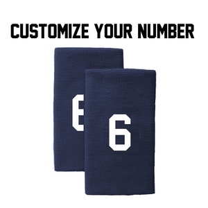 Muñequera personalizada de 6 pulgadas con número, color azul marino con números blancos. Elige tu número. Ideal para fútbol americano, béisbol, baloncesto y sóftbol.