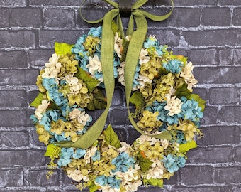 Corona de primavera de hortensias: flores de seda hechas a mano, cinta verde