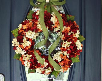 Corona de hortensias de otoño: decoración otoñal para puerta con calabaza y arándanos, hortensias combinadas