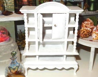 Gabinete de madera en miniatura, estilo shabby chic vintage, década de 1960, blanco, diorama, casa de muñecas, castillo, villa, joyero, estante, mini