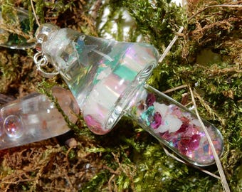 Colgante de hongo de cristal, pieza única | Joyería Fairycore | Vidrio borosilicato soplado a mano | Joyería de fantasía | Hongo de hadas, malaquita luminosa, docrosita en bruto