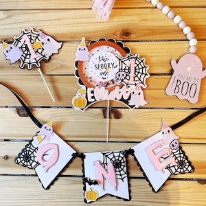 Adorno para pastel "Spooky One" - Fantasma femenino "Spooky One" - Fantasma femenino de Halloween - Pancarta de fantasma femenino - "Spooky One" en tonos pastel - Decoración de cumpleaños de fantasma