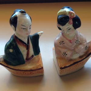 Vintage 1950&#39;s Japanese Couple in a Boat Salt and Pepper Stamped Japan