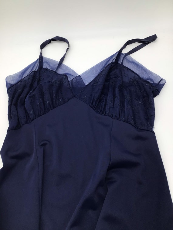 Midnight blue full body slip vintage 1950’s daisy… - image 7