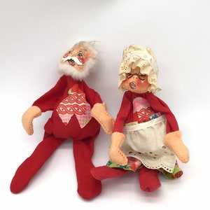 AnnaLee Christmas Mobilitee Mr And Mrs. Claus Christmas vintage 1960’s figurines Santa 9” Dolls