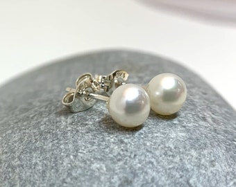 Pearl Stud Earring 5MM .. Freshwater Pearl Stud Earrings .. Classic Pearl Studs .. Silver Studs