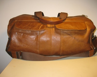 Giacca in pelle riutilizzata, pelle riciclata Holdall, borsa in pelle riciclata, weekender in pelle, borsa notturna in pelle, bagaglio a mano in pelle