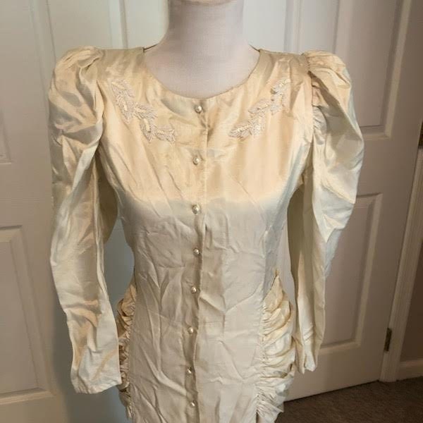 Vintage Jolie Madame Cream Victorian Puff Sleeve Edwardian Button down Front Dress with Bussle Train In back sexy Wedding Dress sz small