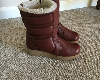 what stores sell moon boots