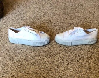 90s skechers sneakers