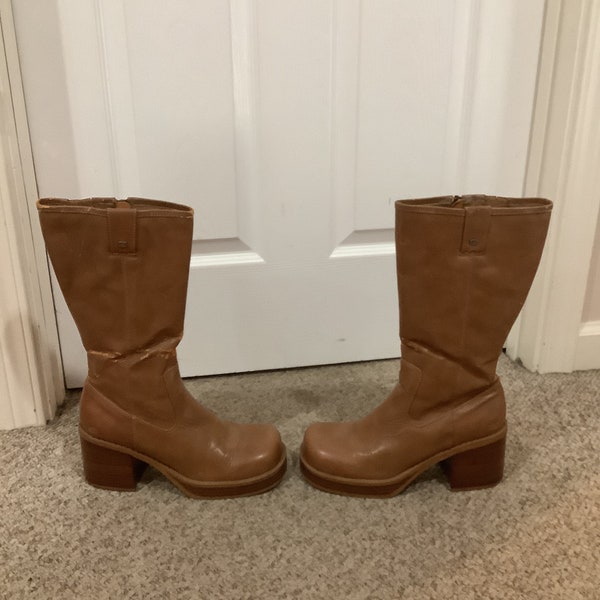 Vintage Skechers Tan Y2K Platform chunky heel Rocker 90s square toe heeled boots sz 8-9