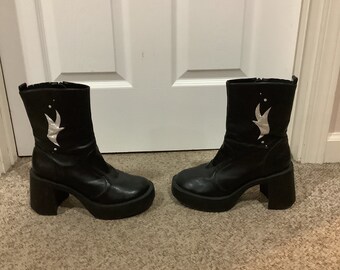 90s chunky platform boots