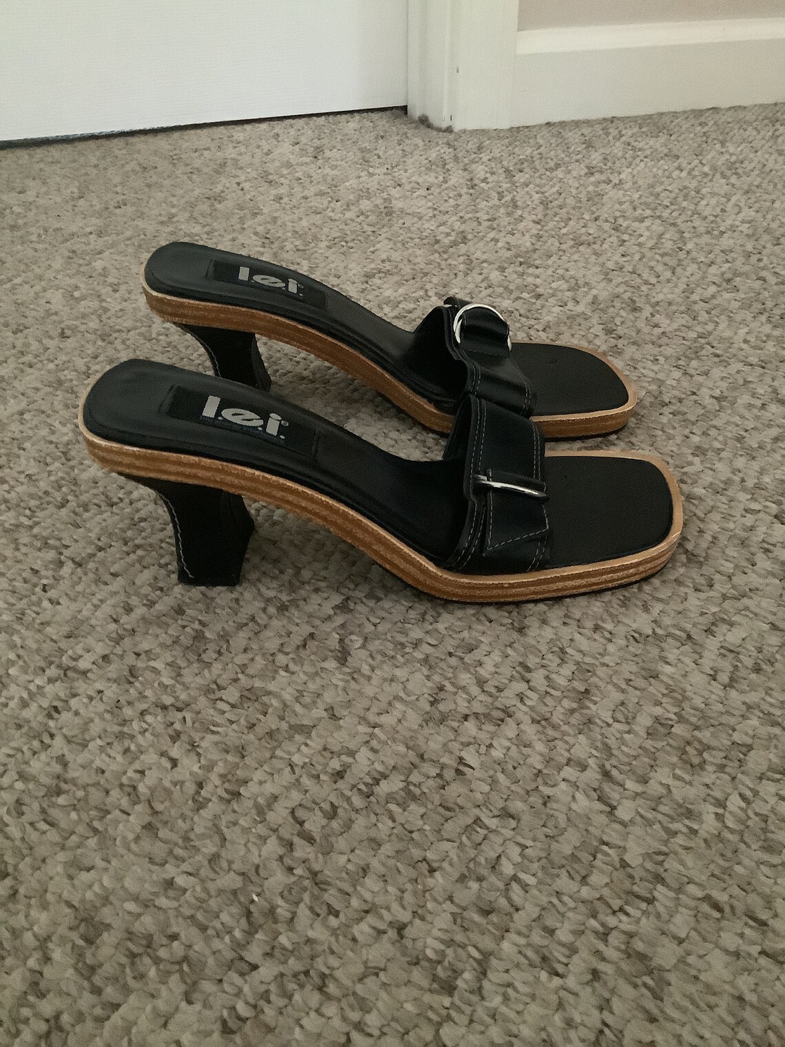 luna blu black sandals