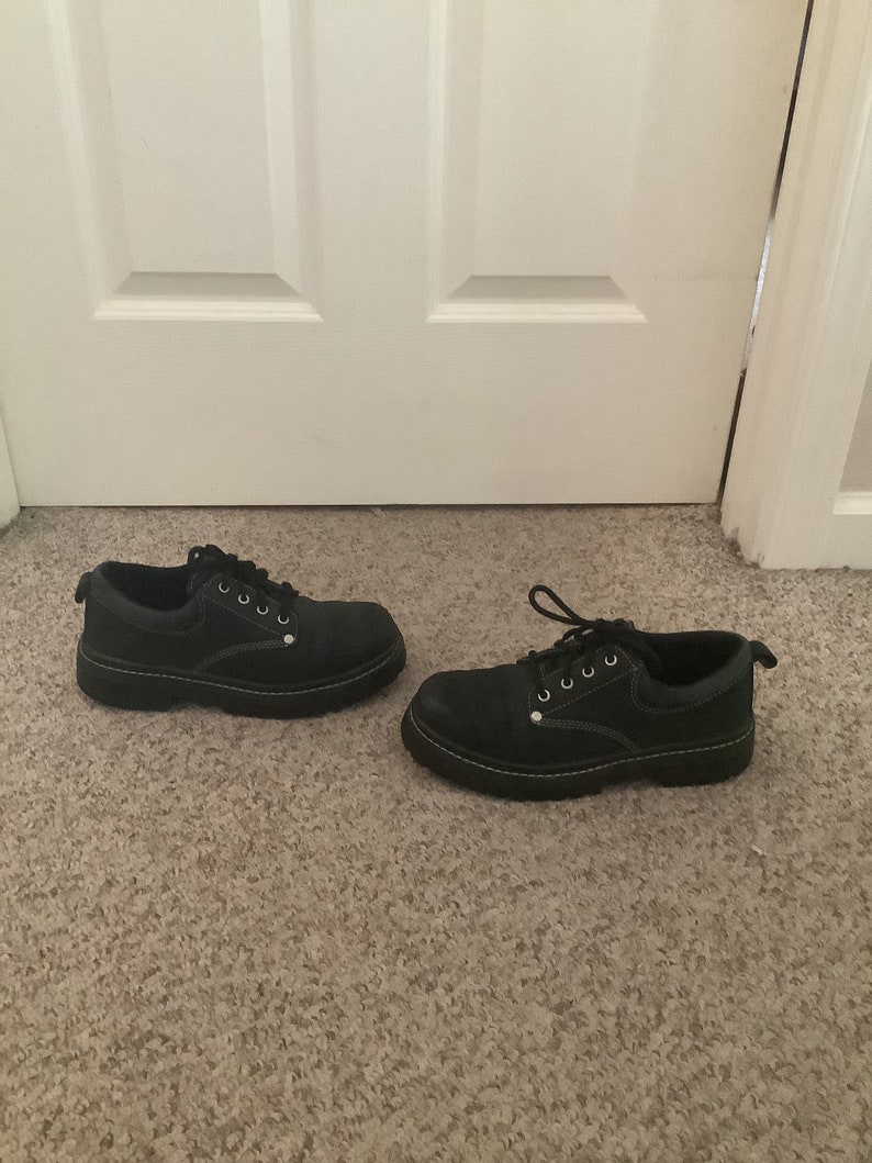 skechers black shoes 7.5