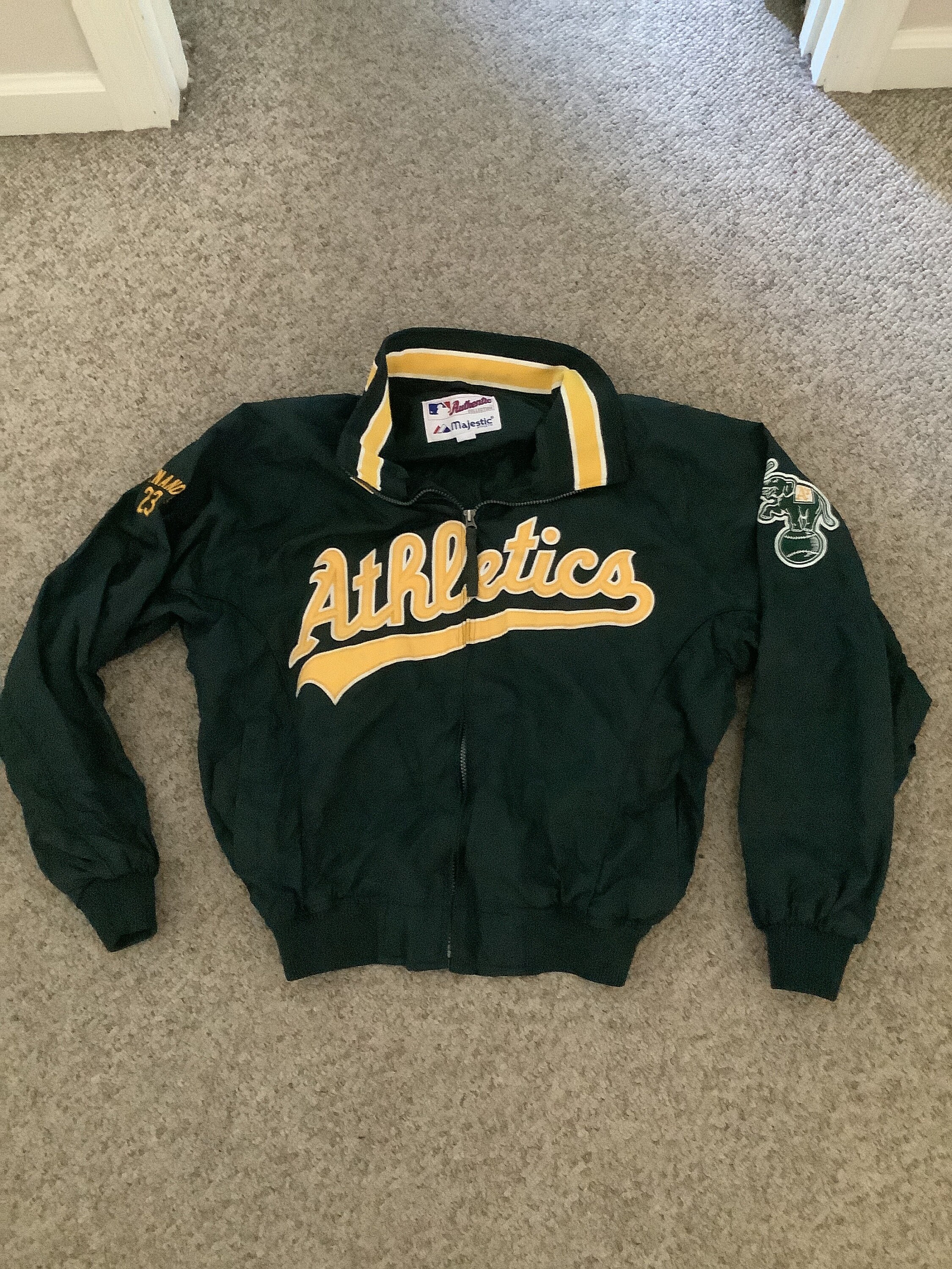 Vintage Oakland Athletics Green & Yellow Majestic Zip up