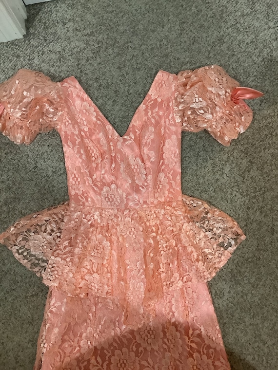 Vintage 80s Peach lace puff sleeve peplum homecom… - image 3