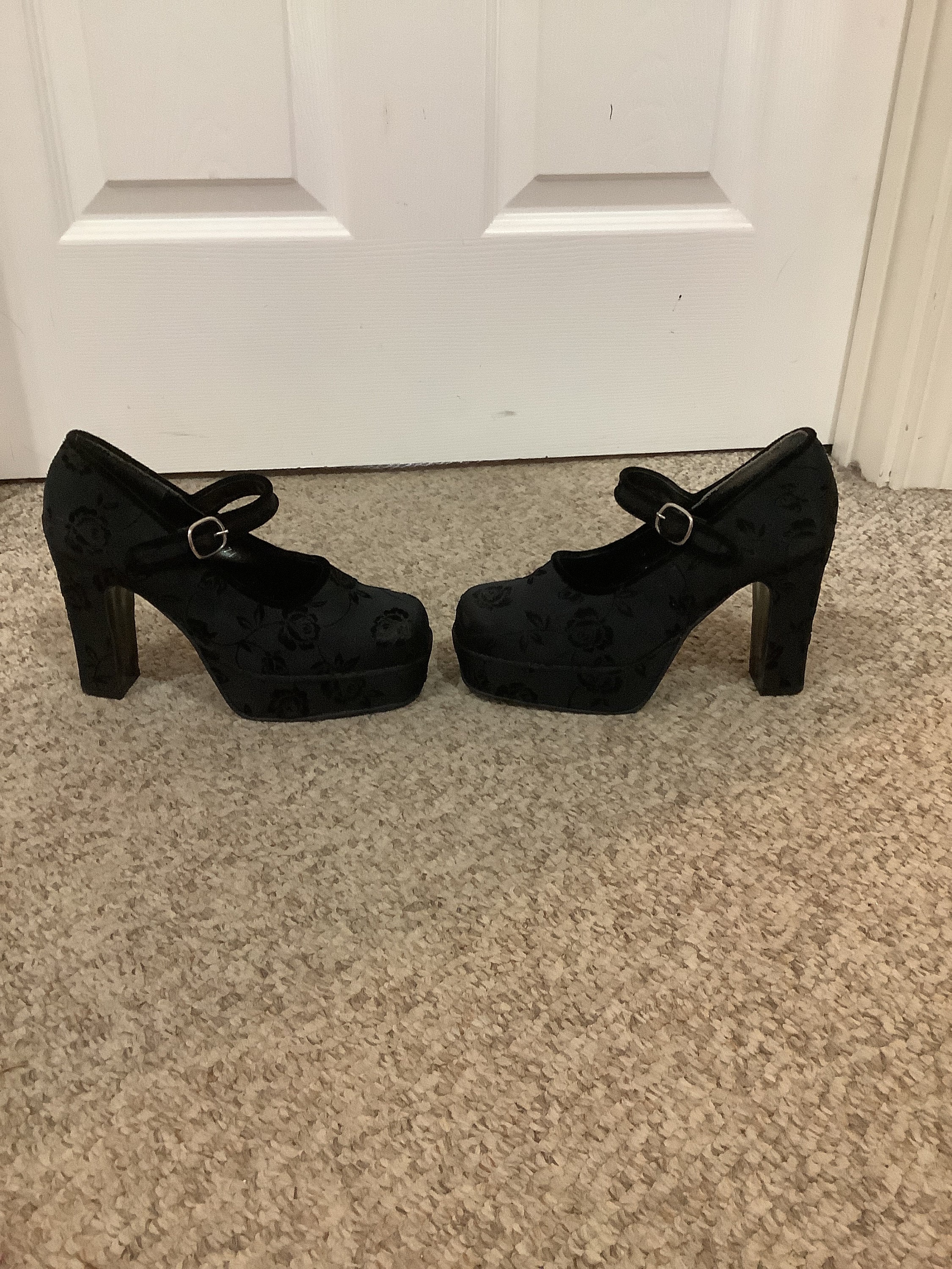 Amazon.com | DADAWEN Women's Leather Classic Mary Jane Ankle Strap Round  Toe Mid Heel Platform Pumps Oxfords Dress Shoes Black US Size 4.5 | Pumps