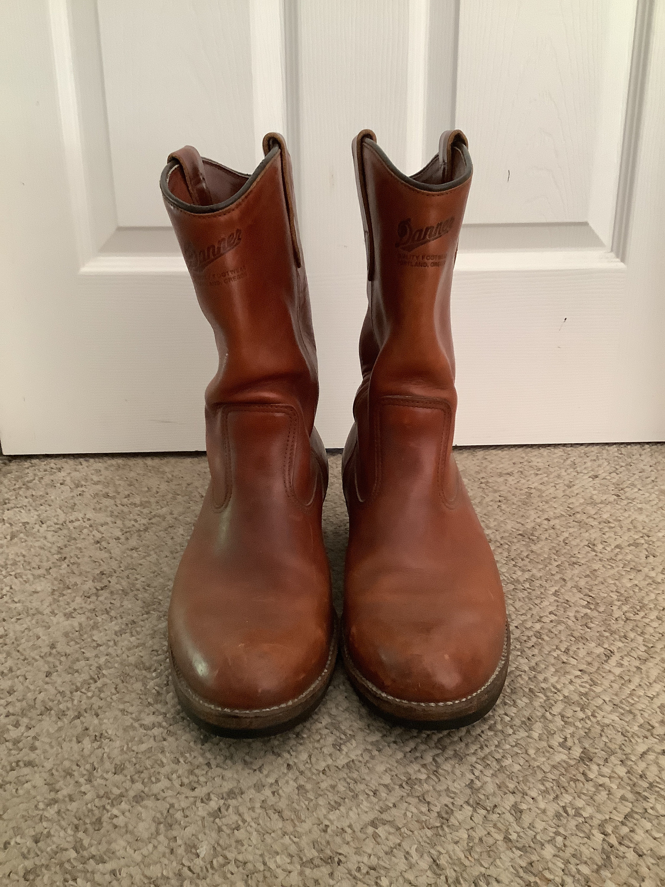Vintage Danner chestnut leather Trucker wood heeled pull on western like boots vibram soles sz 10 11