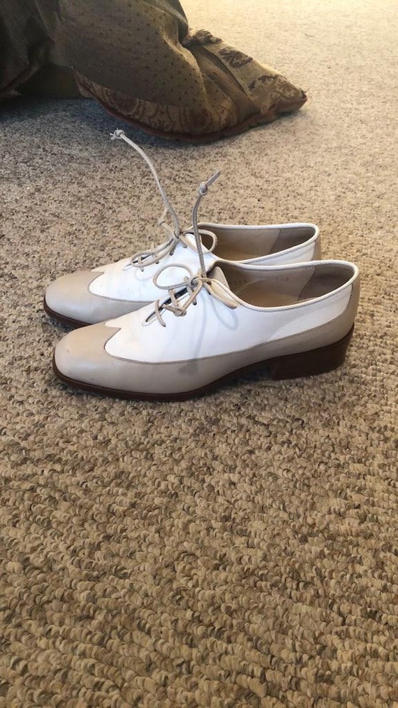Vintage Joan and David Beige & White wingtip lace