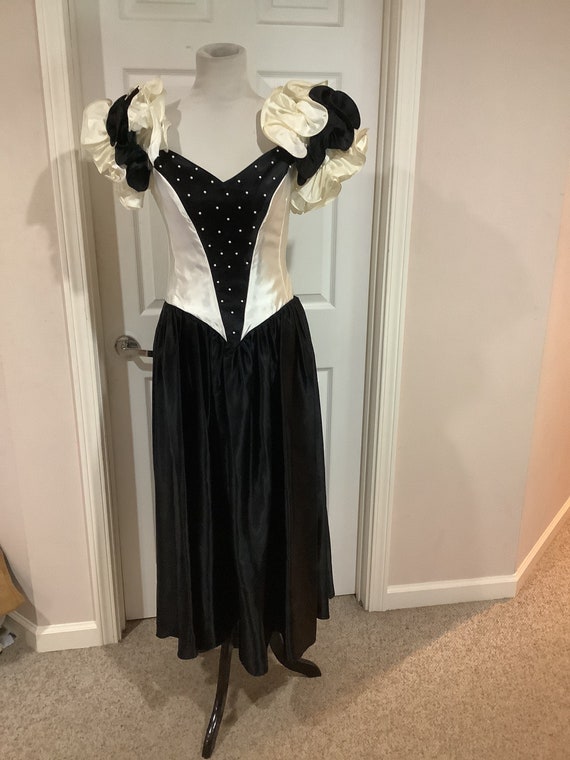 Vintage 90s Loralie Black & white Deep V princess… - image 1