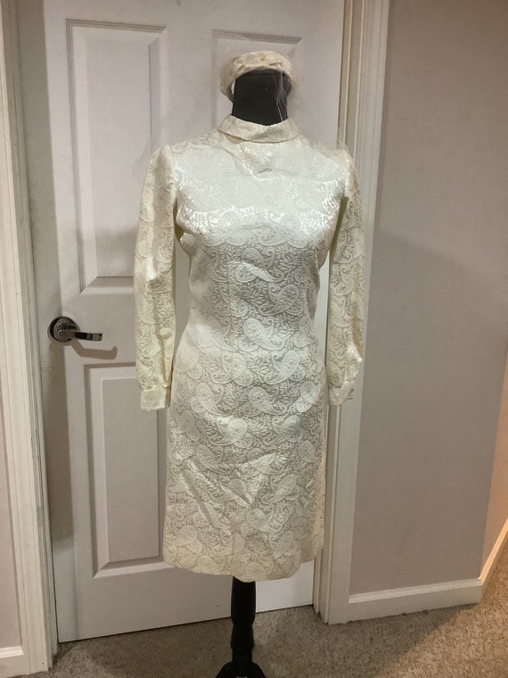 Vintage 1960s cream Mod brocade after wedding dre… - image 1