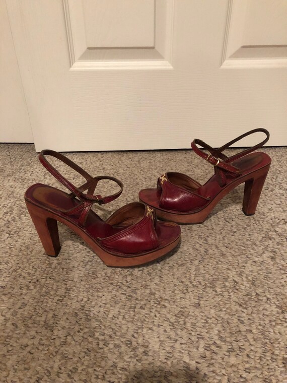 bare traps stacey wedge sandal