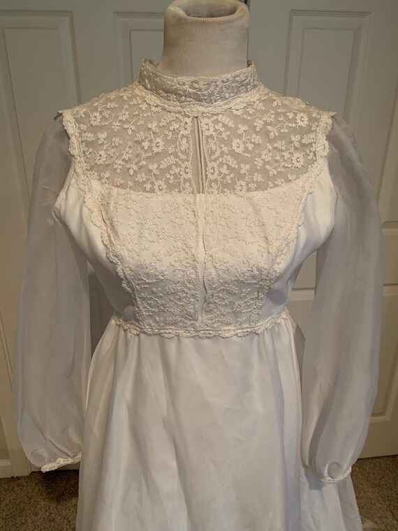 Vintage 1970's White Victorian high collar Prairi… - image 7