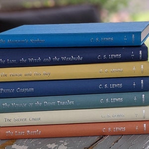 Chronicles of Narnia 7-Book Set: 1990s Edition, Pauline Baynes Illustrations