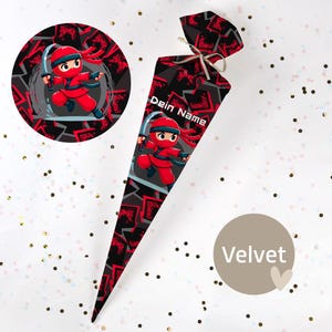 Personlig skolkon med namn - Ninjakrigare - Röd/Svart - Sammet - Vel518