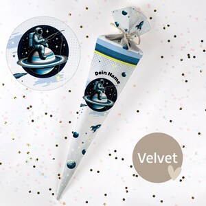 Cono escolar cosido con nombre - tela - ¡completo con cartón en blanco! Pesca De Galaxias - Terciopelo - Vel442