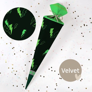 Cono escolar cosido con nombre - tela - ¡completo con cartón en blanco! Rayo - Verde - Terciopelo - Vel379