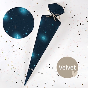 Cono escolar cosido con nombre - tela - ¡completo con cartón en blanco! Espacio - Cielo estrellado - Azul oscuro - Terciopelo - Vel385
