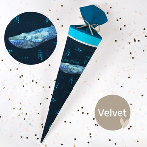 Cono escolar cosido con nombre - tela - ¡completo con cartón en blanco! Ballena - Azul oscuro - Terciopelo - Vel384