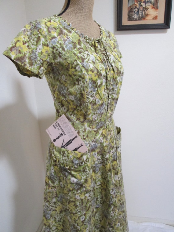 Brentwood 1960s Vintage Day Dress Unique Detailed