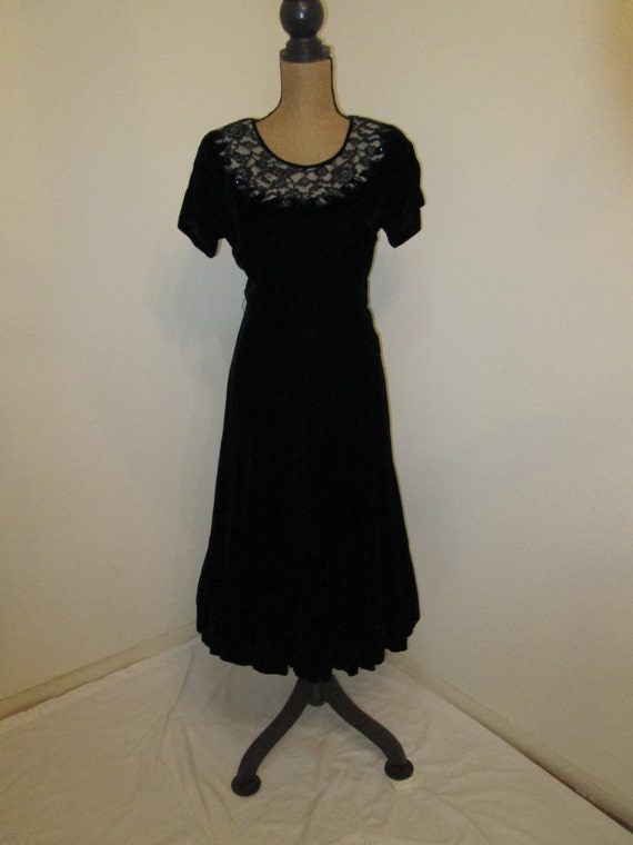 Black Velvet Vintage 1950s Lace Rhinestone Cockta… - image 3