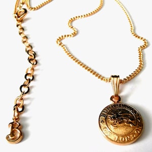 美品✨Burberry Necklace Gold Vintage Burberrys of London Signed Gold Plated Necklace With