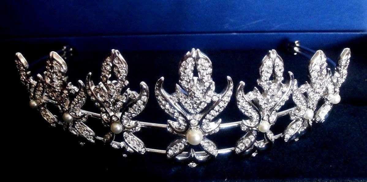 Swarovski Elegant Silvertone Rhodium and Pearl Tiara $_12.JPG?set_id=880000500F main image 4