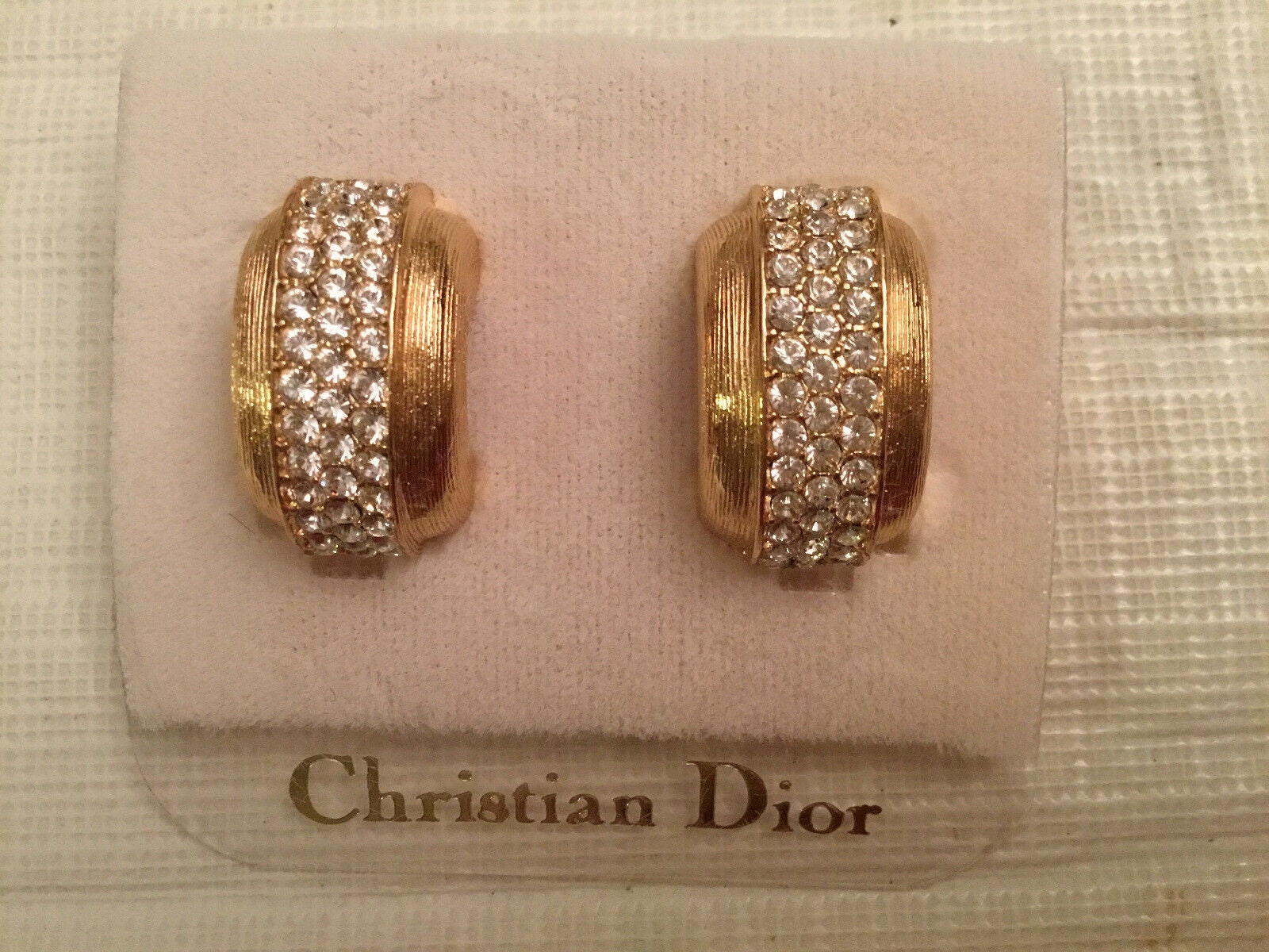 dior ear clip
