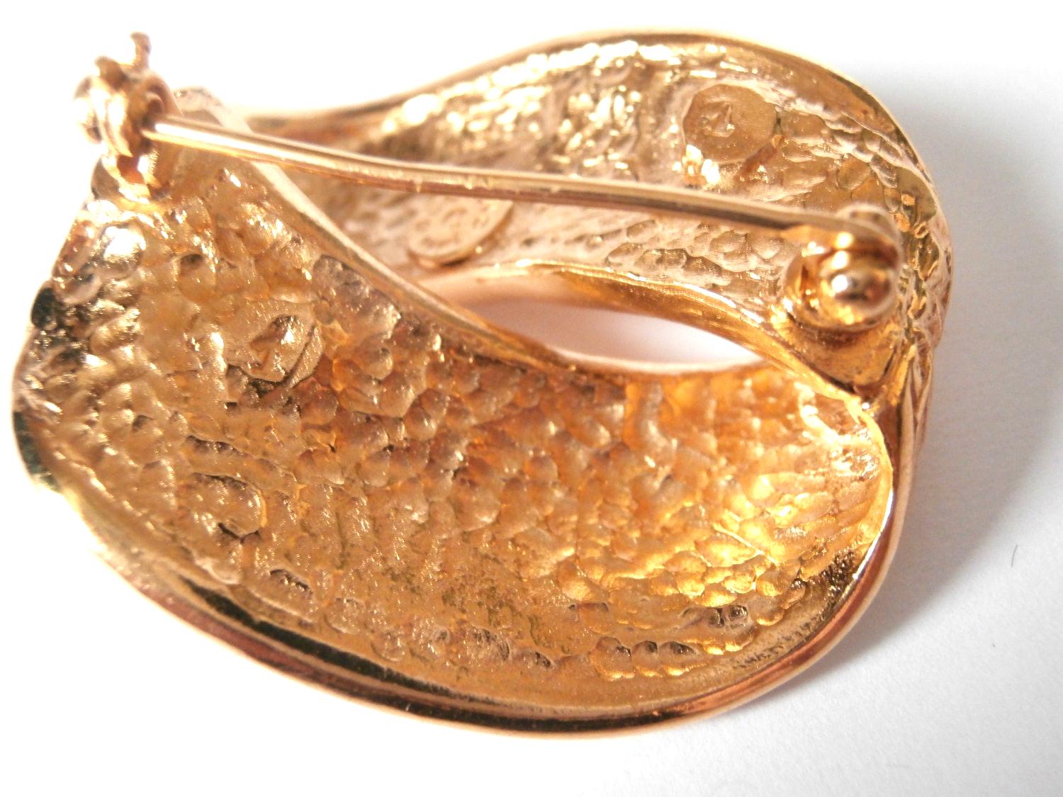 Broche Carven Plaquée Or Jaune - Motif Fleur Avec Perle - Modèle M30 - Occasion