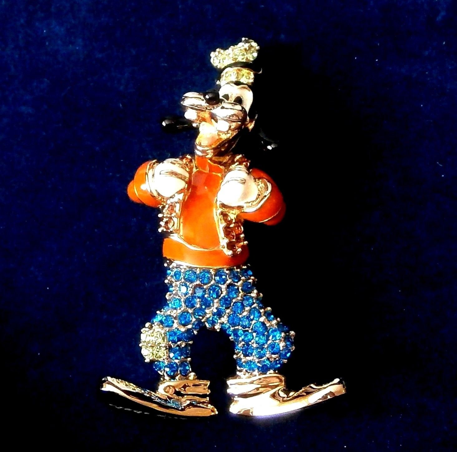 Swarovski Signed Disney Pin Brooch Limited Edition Goofy COA