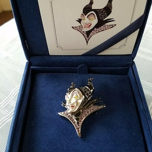 Rare Swarovski Disney Signed Maleficent Evil Queen Villain Pin