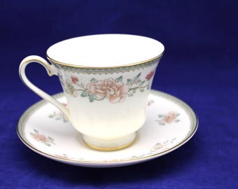 Minton Jasmine; 30 Piece Dinner Set, Fine Bone China: Made in