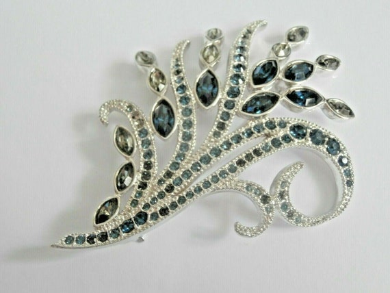 Swarovski on sale brooch singapore