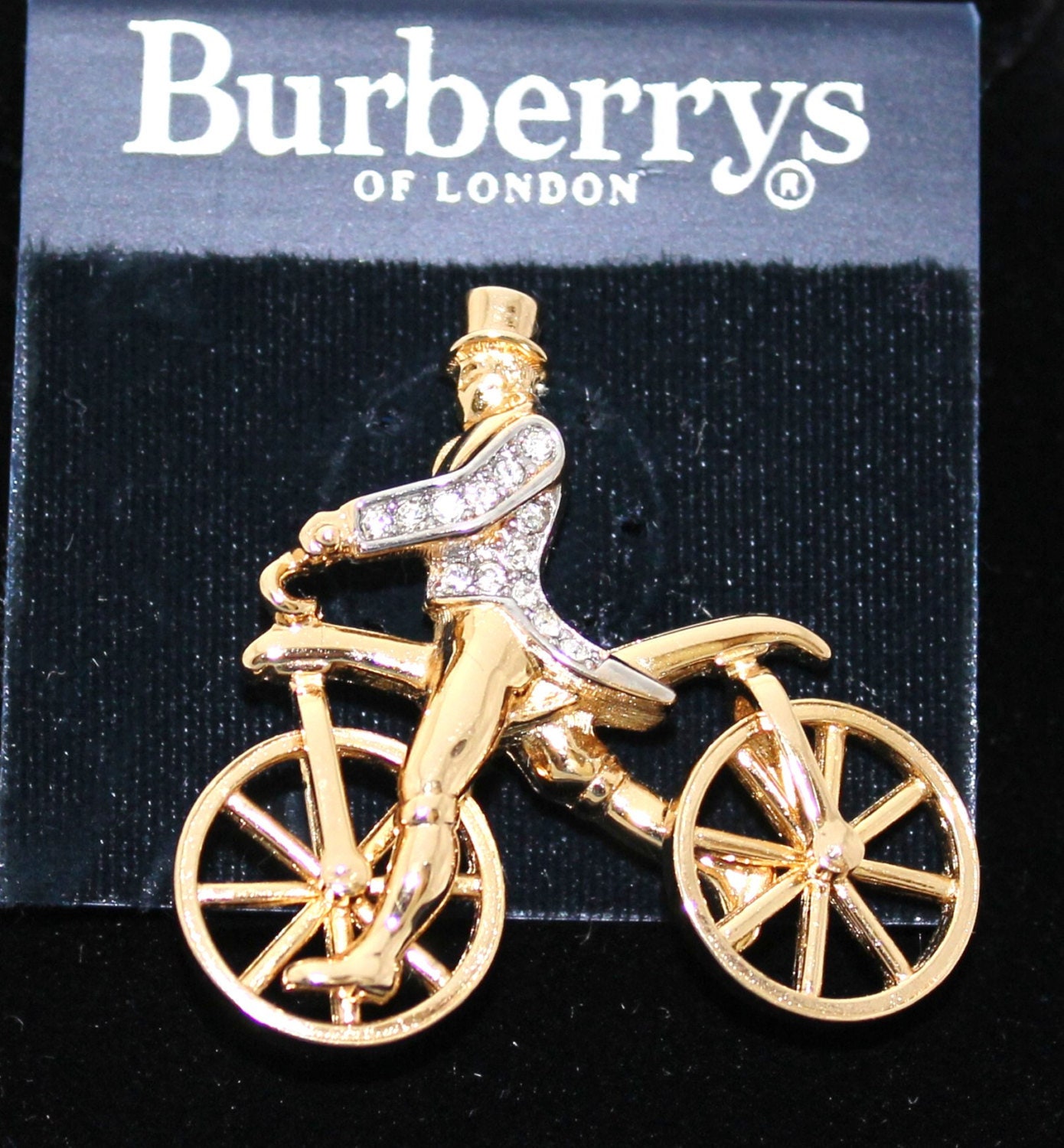 最安値 Burberrys of Set Crystal Gold-tone Brooch Pin London アクセサリー