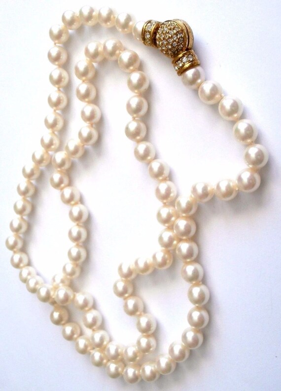 Christian Dior Signed 8 Mm Pearl Necklace Reversable 30