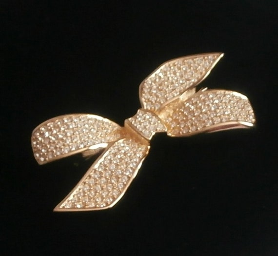 Dior Gold Bow Brooch with Crystal Accents Vintahr Christian Dior Gold Bow Brooch with Sparkling Accents main image 4