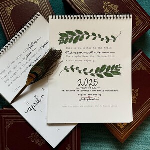Calendario di poesie di Emily Dickinson 2025 stampabile // Composizione tipografica e manoscritta // si appende verticalmente // fatto a mano