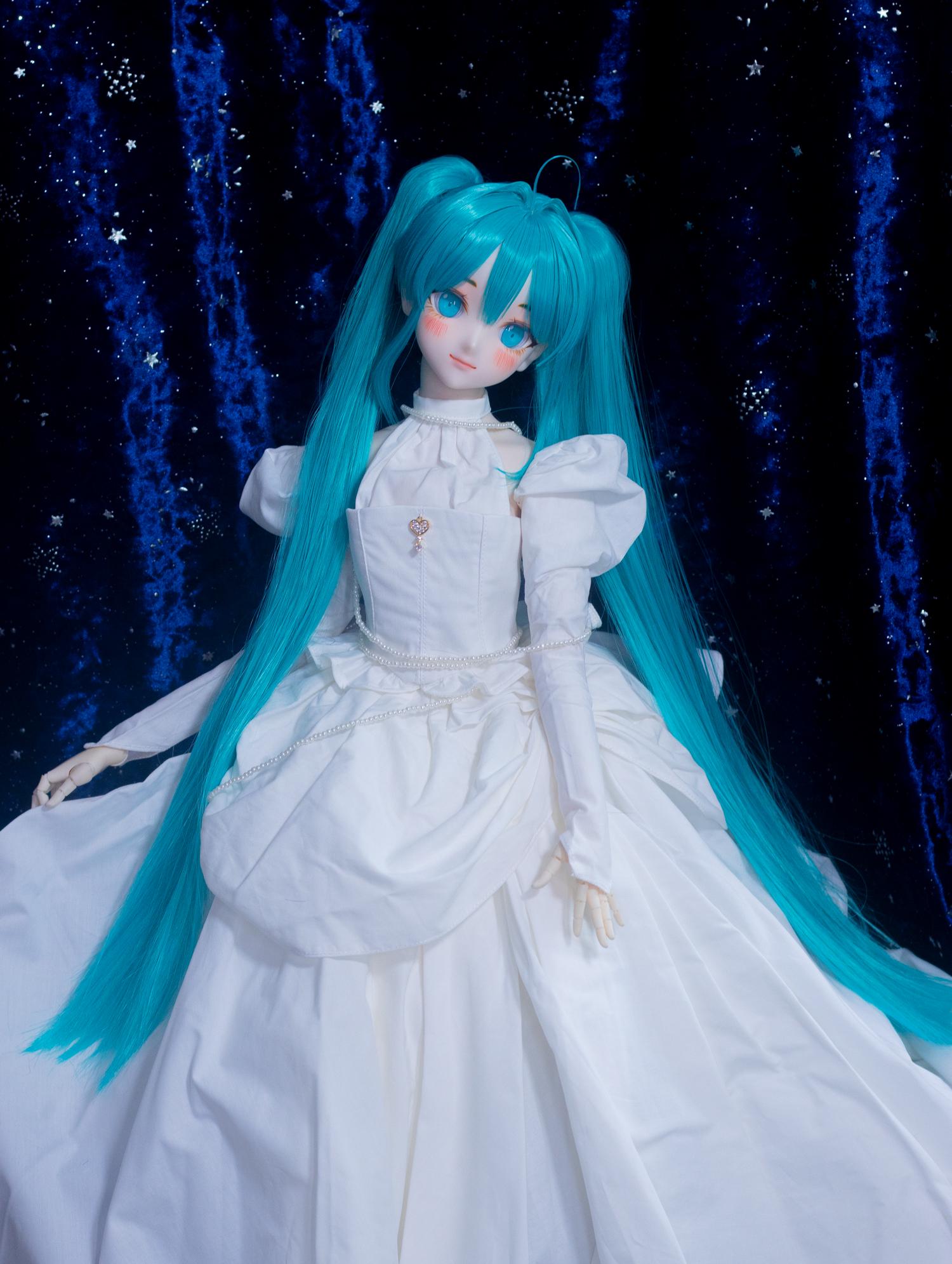 miku figure white dress brown corset bows in hair Two years later, the Traditional Dress-themed Miku Shrine is complete : r/AnimeFigures