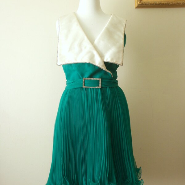 Vintage 1960s Pleated Chiffon Collar Rhinestone Jack Bryan Kelly Green Dress